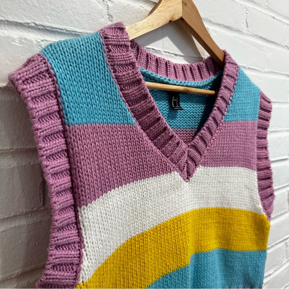 Forever 21 Purple Striped Sweater vest Size Small - Picture 5 of 12